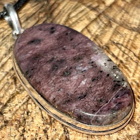 Beautiful Dark Purple Chariot Crystal Pendant 2 1/4” - Picture 9 of 14